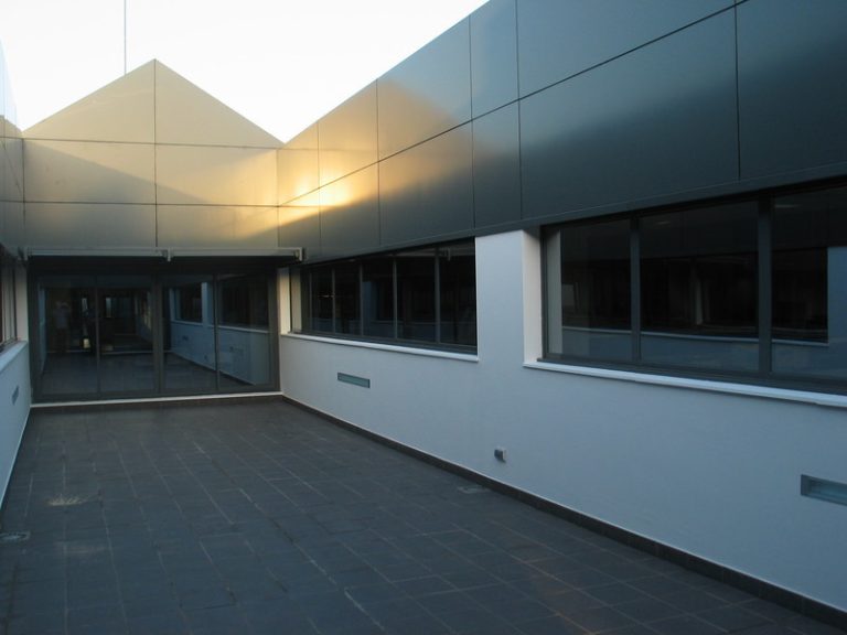 oficinas de grupo Arteche Mungia: Año 2008, 2.000 m2