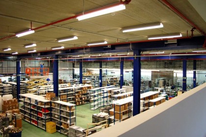 Edificio industrial y de oficinas en Mungia. Año 2000-2008. 5.500 m2